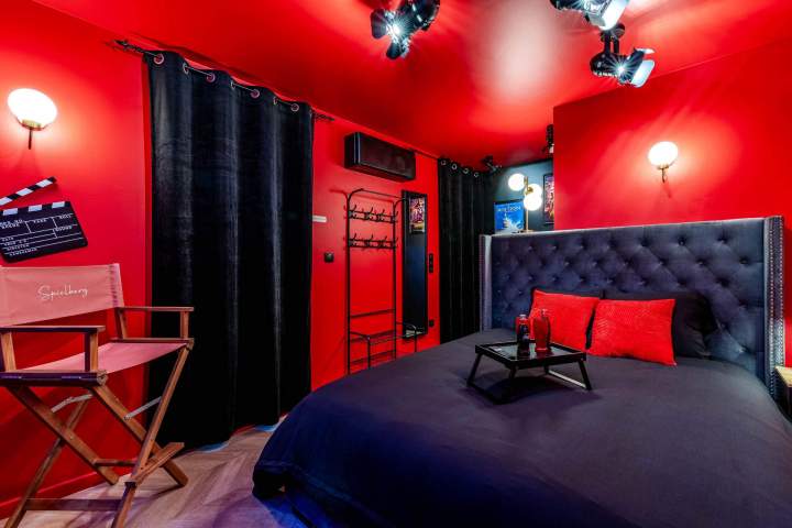 Chambre + chaisse cinéma